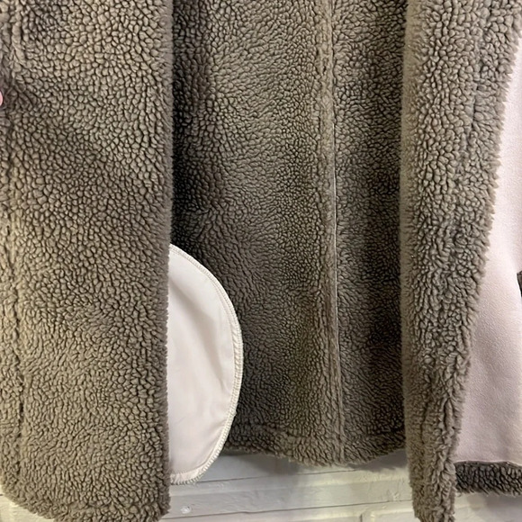 Akemi +Kim Anthro Phoebe Sherpa Suede Open Front Vest , Women’s One Size - Picture 6 of 9